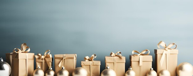 Geschenk dozen stapelen over witte muur Festive Kerstmis Nieuwjaar vakanties viering concept