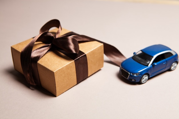 Geschenkdoos en auto cadeau levering