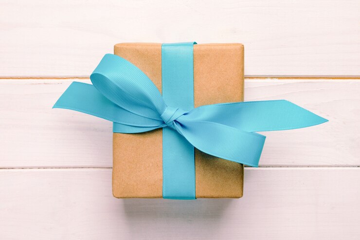 Geschenkdoos met blauwe strik
