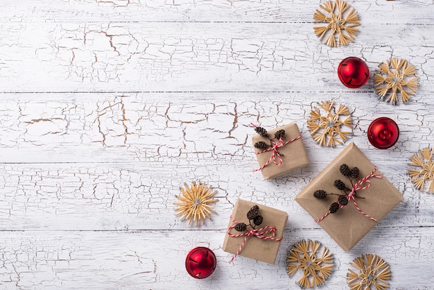 Geschenkdozen in ambachtelijk papier