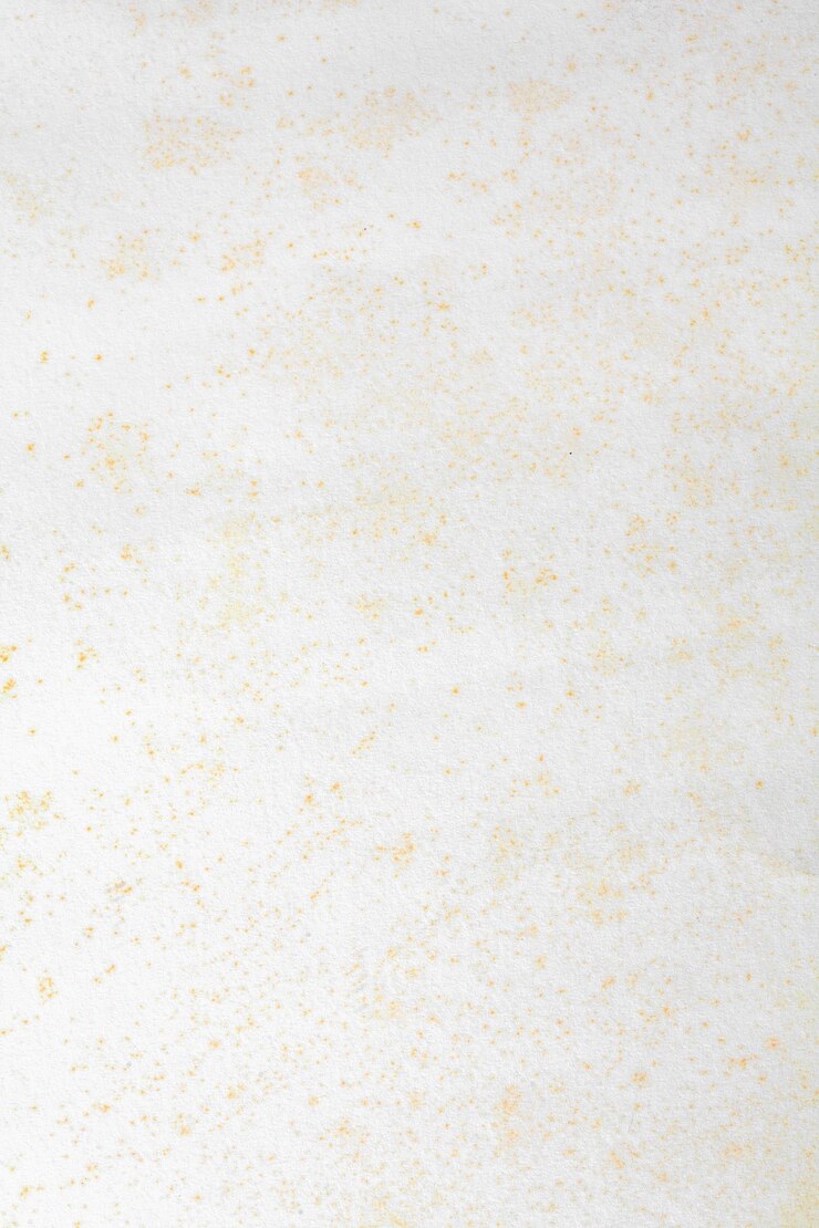 Gescheurd stuk papier geïsoleerd op wit