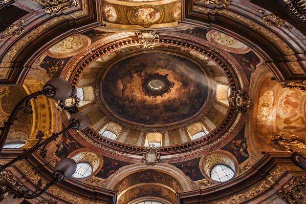 Geschilderd plafond van de Sint-Pieterskerk