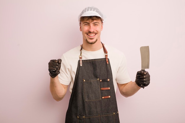 Geschokt voelen lachen en succes vieren