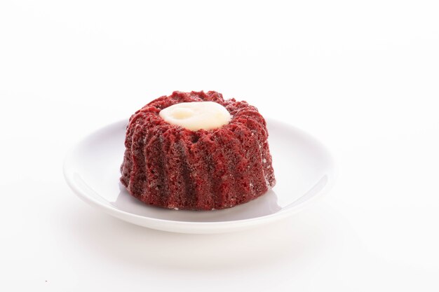 Foto gesmolten red velvet isolaat achtergrond