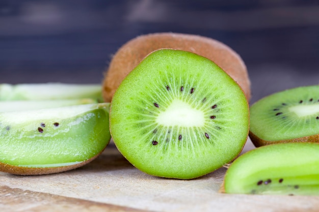 Gesneden groen kiwifruit