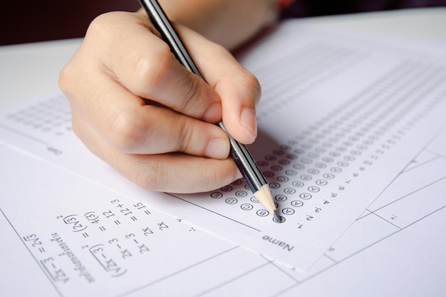 Gesneden handschrift op papier