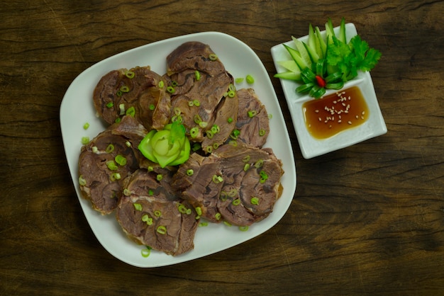 Gestoofde Rundvlees Schenkel Geserveerd Sesamoliesaus Versier Gesneden Komkommer En Groente Taiwan Voorgerecht Schotel Populair In
