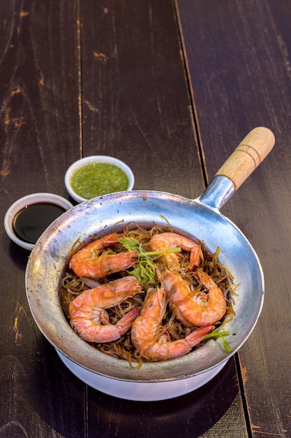 Gestoomde garnalen met vermicelli