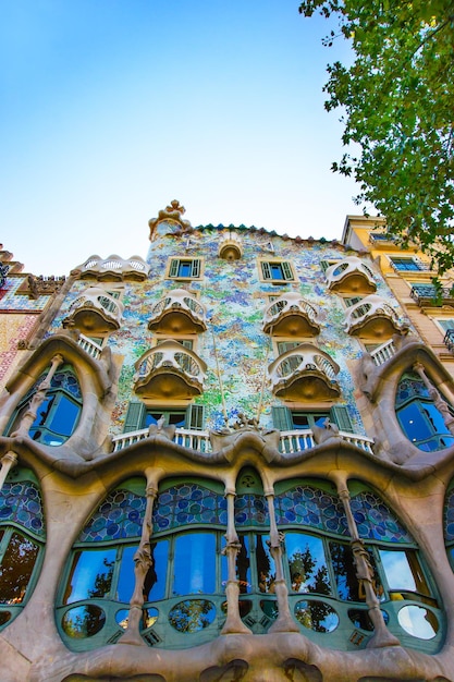 Gevel van Casa Batllo gebouw in Barcelona in Spanje. Het wordt ook wel House of Bones genoemd. Het werd ontworpen door Antoni Gaudi, de Spaanse architect.