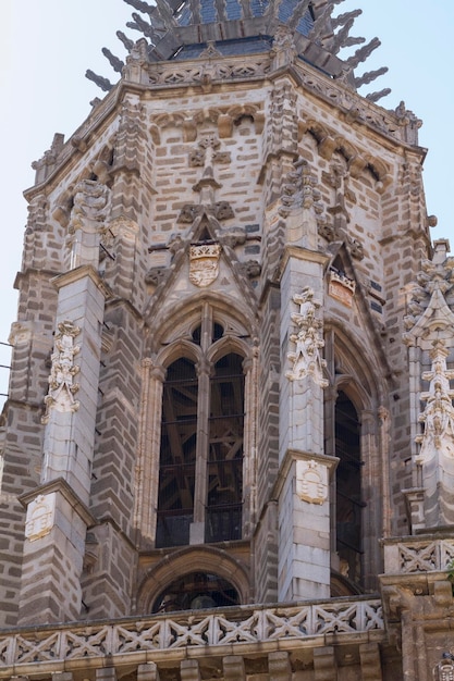 Gevel van de kathedraal van toledo, spanje