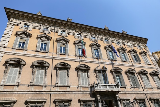 Gevel van een gebouw in Rome, Italië