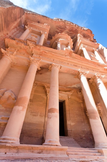 Gevel van het Treasury Monument in de antieke stad Petra