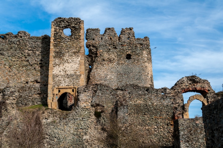 Gevelzicht op het fort van Soimos