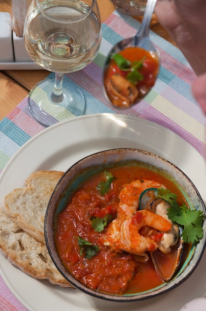 Geweldige Italiaanse tomatensoep met cachukko met zeevruchten?