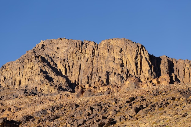 Geweldige zonsopgang op de berg Sinaï Prachtige dageraad in Egypte Prachtig uitzicht vanaf de berg