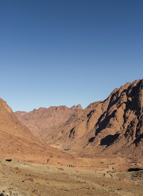 Geweldige zonsopgang op de berg Sinaï Prachtige dageraad in Egypte Prachtig uitzicht vanaf de berg