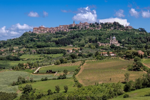 Gezicht op de kerk van San Biagio Toscane