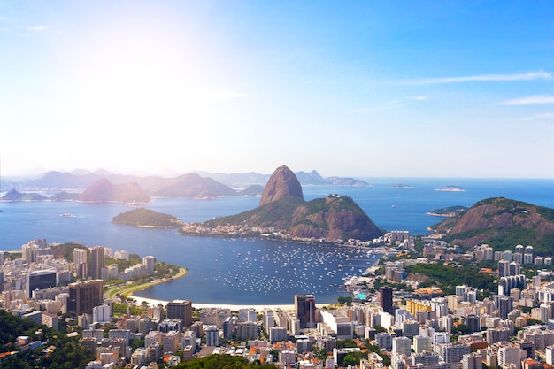 Gezicht op de Rio de Janeiro en Pao de Acucar, Brazilië