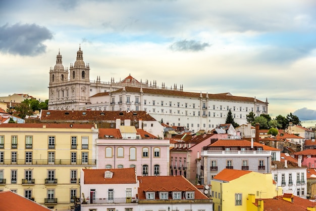 Gezicht op het klooster van Sao Vicente de Fora in Lissabon