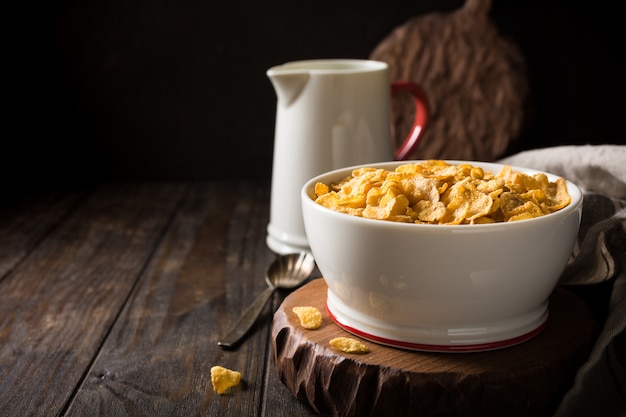 Gezond ontbijt met cornflakes