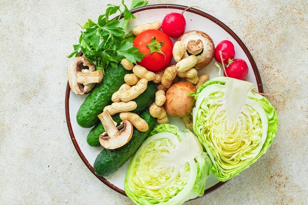 Gezond plantaardig voedsel verse groenten oogst nieuw fruit biologisch gezond voedsel veganistisch of vegetarisch