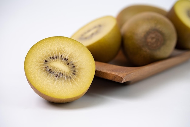 gezonde en verse heerlijke fruit gouden kiwi
