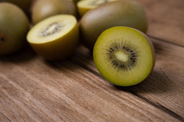 gezonde en verse heerlijke fruit gouden kiwi