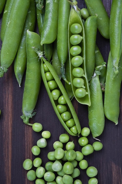 Foto gezonde en verse smakelijke groenten erwt