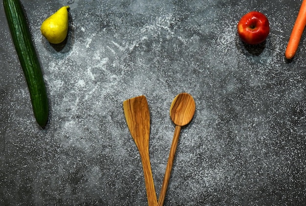 Gezonde maaltijd keuken achtergrond komkommer peer appel wortel meel bakkerij behang