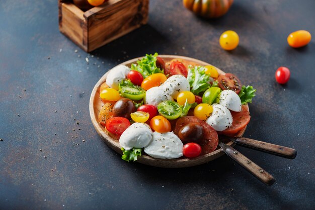 Gezonde salade met mozzarella