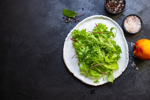 Gezonde slablaadjes mix salade micro greens