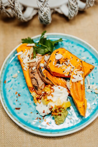 Gezonde veganistische voeding voor een evenwichtige voeding rijk aan vitamines