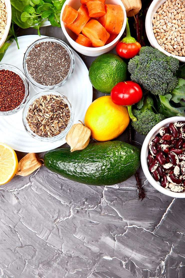 Foto gezonde voeding, schoon eten. fruit, groente, zaden, immuunbooster voor het coronavirus