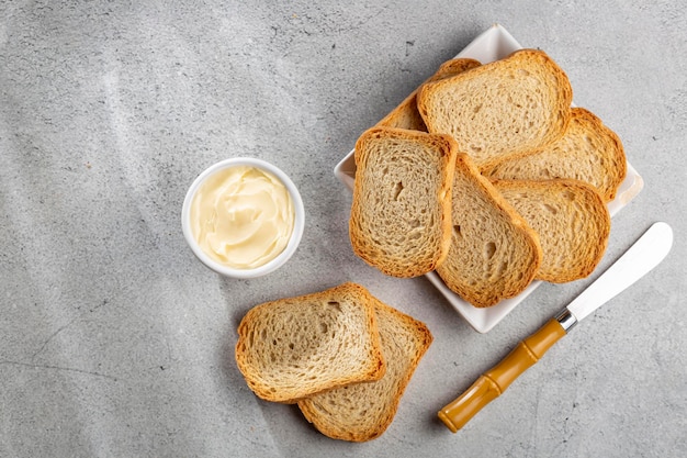 Gezonde volkoren toast met boter