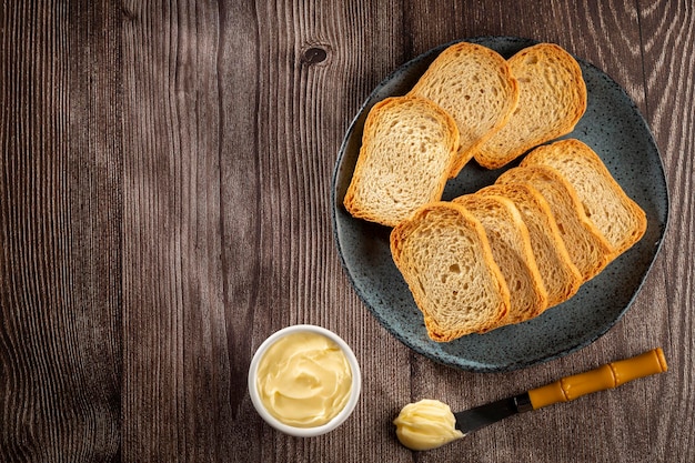 Gezonde volkoren toast met boter