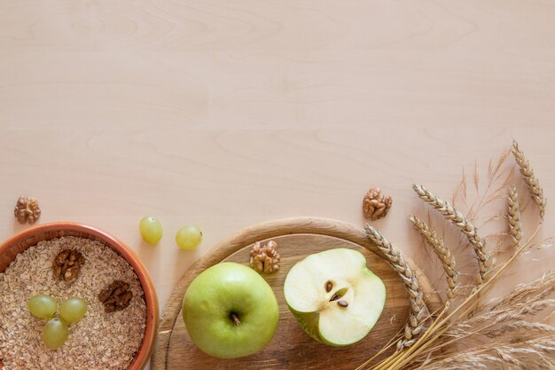 Gezondheid ontbijt met appels en ruimte voor tekst