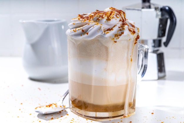 Gezouten caramel crème brulee latte