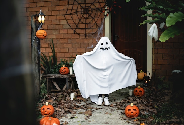 Costume da fantasma per la festa di halloween