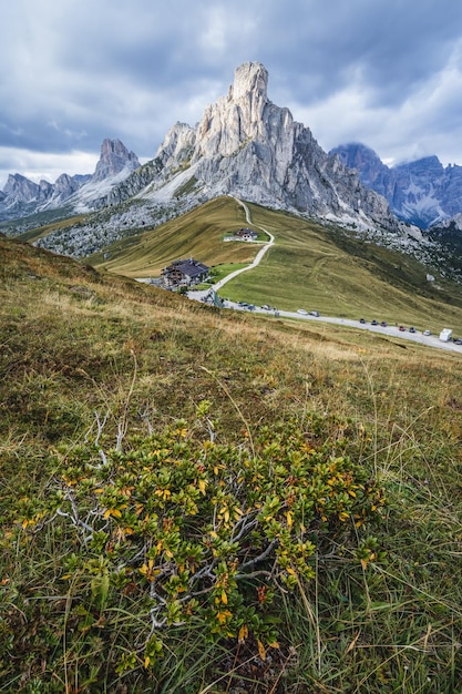 Foto giau pass hoge alpine pas populaire reisbestemming in dolomieten italië