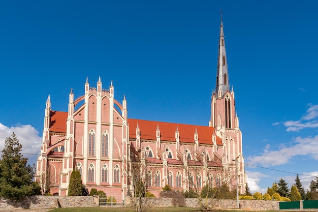 聖三位一体のGierviaty教会は、ベラルーシのGierviatyGrodno地域にあるローマカトリック教会です。