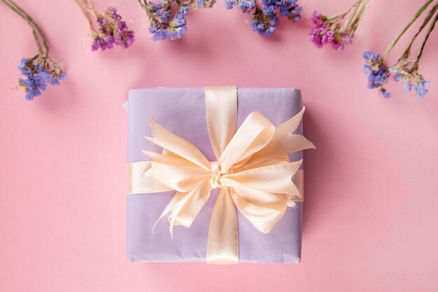 The gift box with flowers