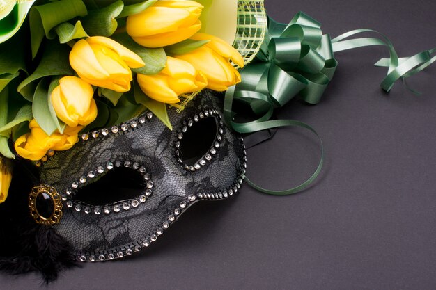 Gift en Venetiaans masker