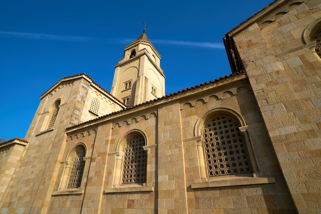 Gijon San Pedro-kerk Asturias Spanje