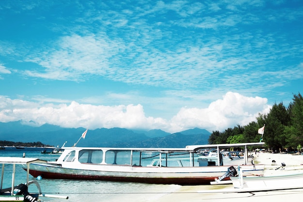 Gili trawangan indonesia july 4 2017 coast of gili trawangan beautiful view on blue ocean and sky background