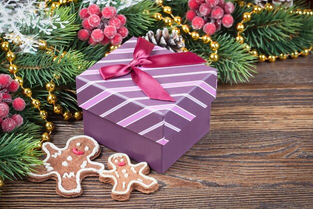 Gingerbread man en een geschenkdoos