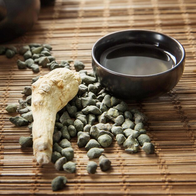 Ginseng tea brew and ginseng root