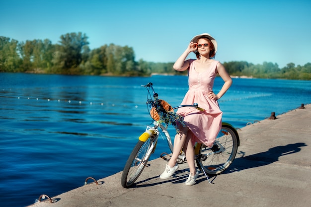 Ragazza in bici