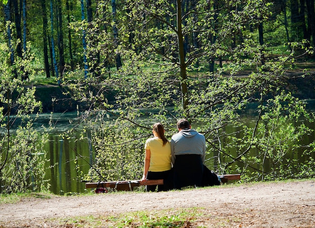 Photo girl and boy dating at park landscape background hd