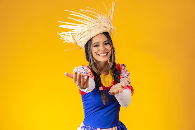 Girl dressed in traditional brazilian jerk