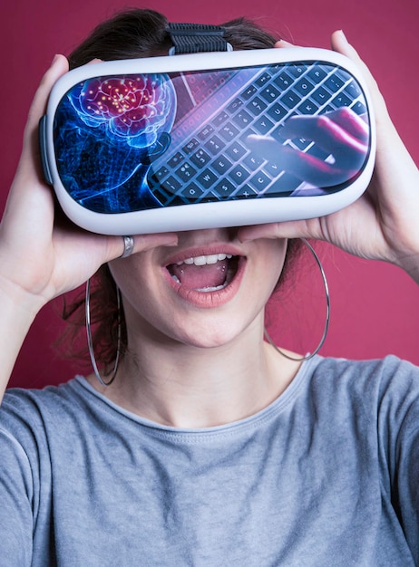 Foto ragazza con gli occhiali della realtà virtuale. realtà aumentata, sogno, tecnologia del futuro, concetto di gioco. realtà virtuale.